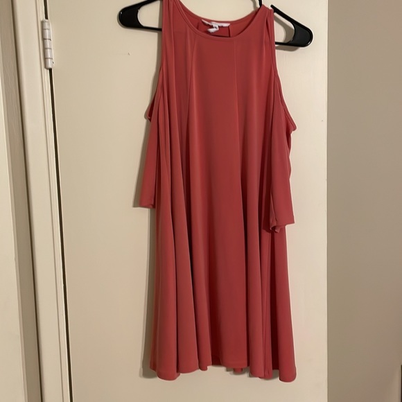 BCBG Pink shift dress with shoulder cut-outs - Picture 3 of 5